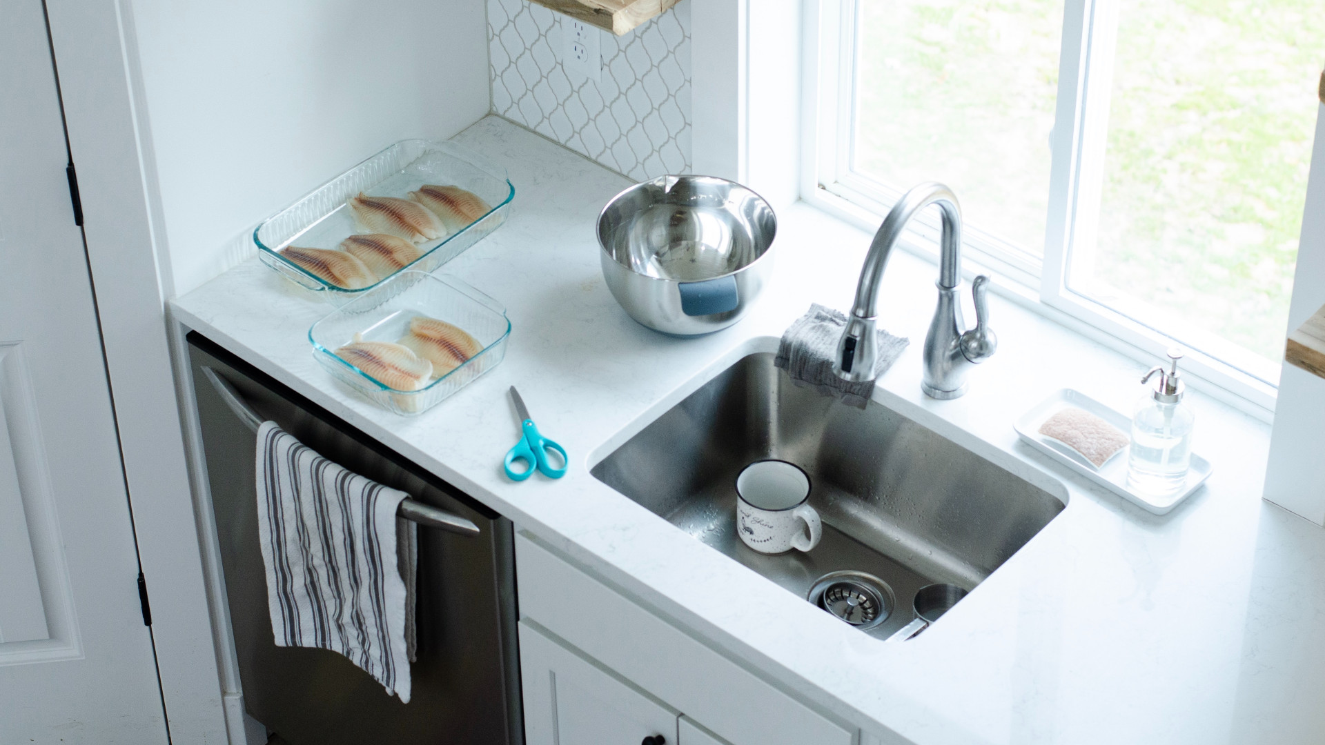 small wash sink in kitchen